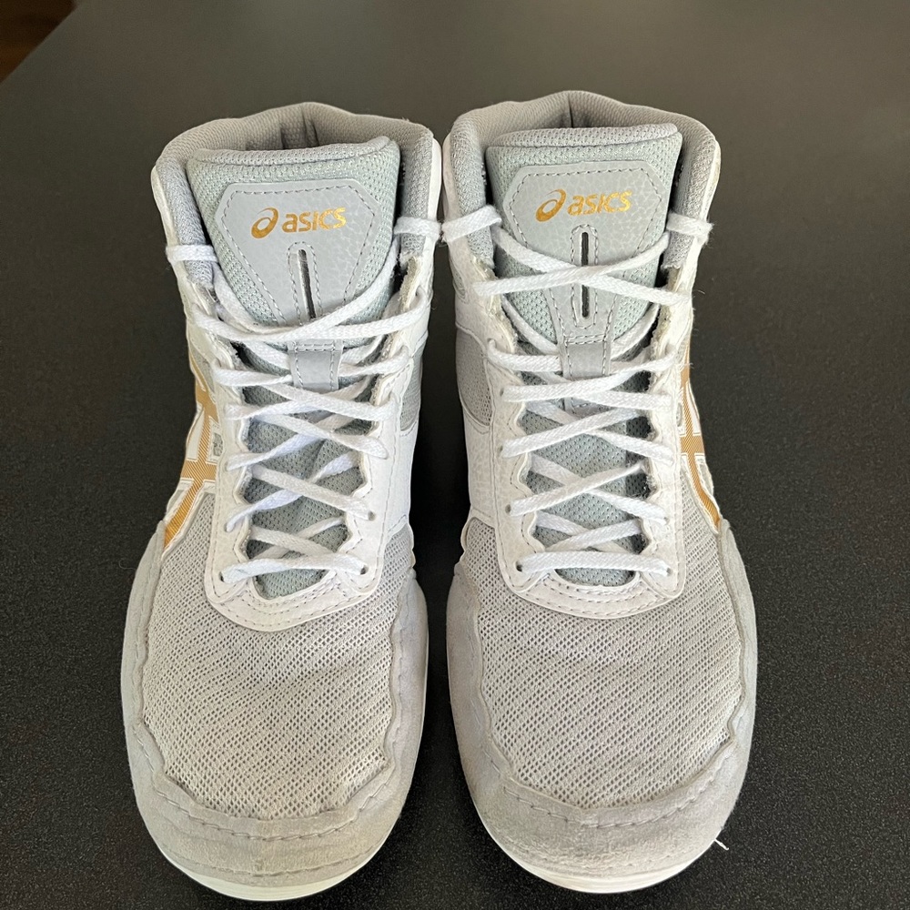 ASICS Matflex wrestling shoes mens size 7.